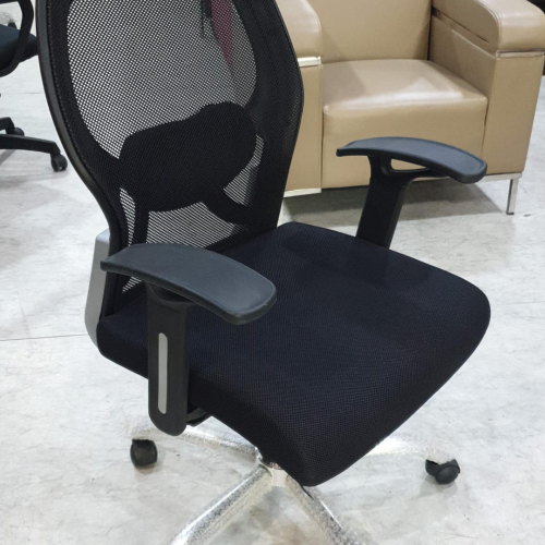 Boss chair with crom arms Crom base10